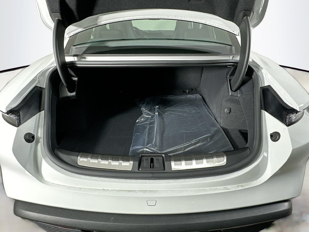 New 2025 Porsche Taycan RWD image 28