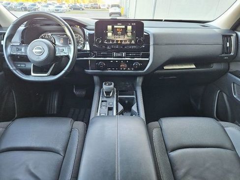 Certified 2025 Nissan Pathfinder SL image 15