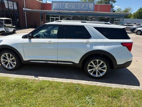 Used 2021 Ford Explorer Platinum w/ Equipment Group 601A AWD/4WD image 3