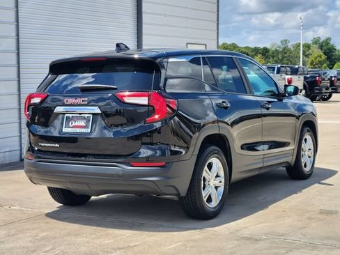 Used 2024 GMC Terrain SLE FWD image 7