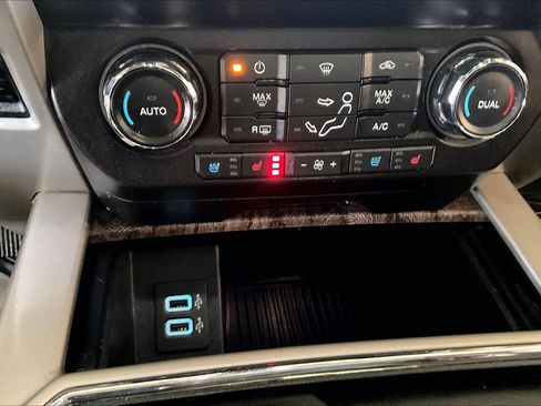 Used 2019 Ford F350 Lariat w/ Lariat Ultimate Package image 34