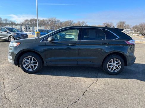 Used 2024 Ford Edge SEL w/ Convenience Package image 2