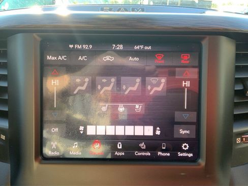 Used 2019 RAM 1500 Laramie AWD/4WD image 33