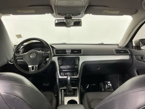 Used 2013 Volkswagen Passat 2.5 SE FWD image 20
