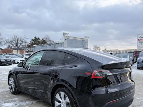 Used 2021 Tesla Model Y Long Range image 4