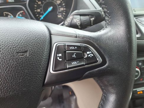 Used 2019 Ford Escape SEL FWD image 22