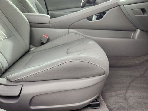 Certified 2025 Hyundai Elantra Sport FWD image 15