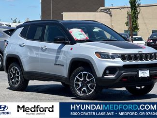 Used 2025 Jeep Compass Trailhawk AWD/4WD video 1