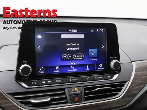 Used 2025 Nissan Altima 2.5 SV image 19