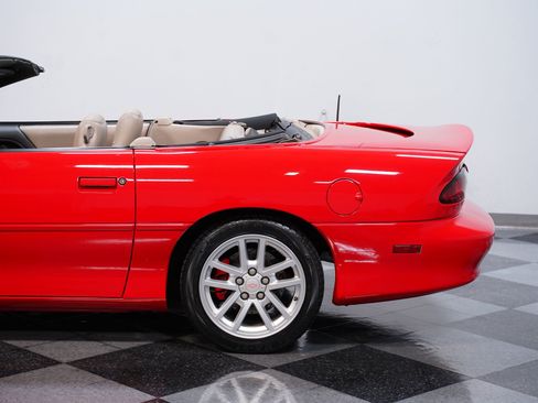 Used 2002 Chevrolet Camaro Z28 w/ SS Performance/Appearance Pkg RWD image 20