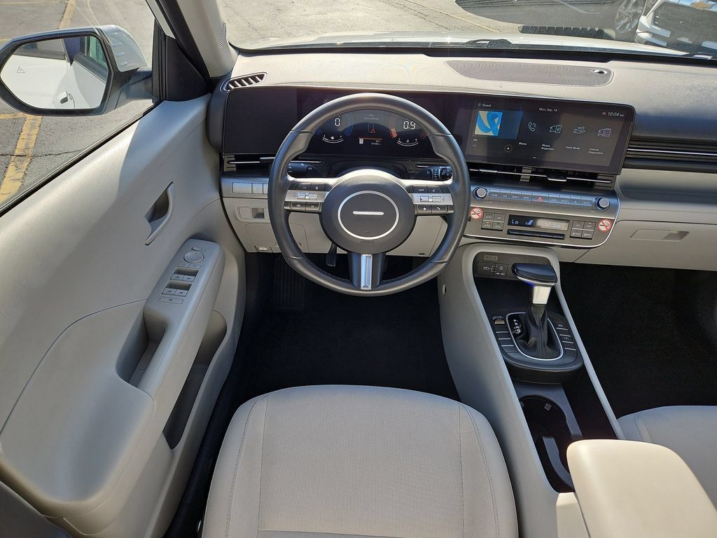 Used 2025 Hyundai Kona SEL FWD image 12