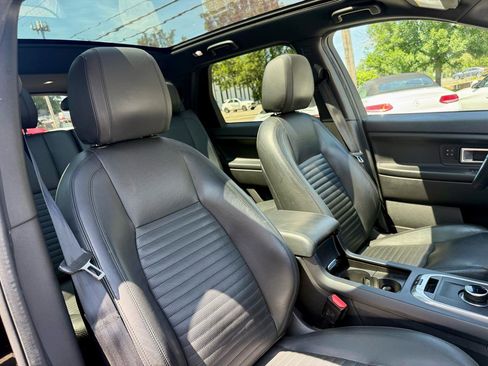 Used 2017 Land Rover Discovery Sport HSE Luxury image 31