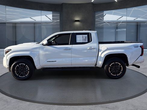 Used 2026 Toyota Tacoma TRD Sport w/ TRD Sport Upgrade Package AWD/4WD image 3