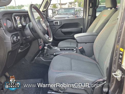 Used 2024 Jeep Wrangler Unlimited Rubicon w/ Technology Group AWD/4WD image 5