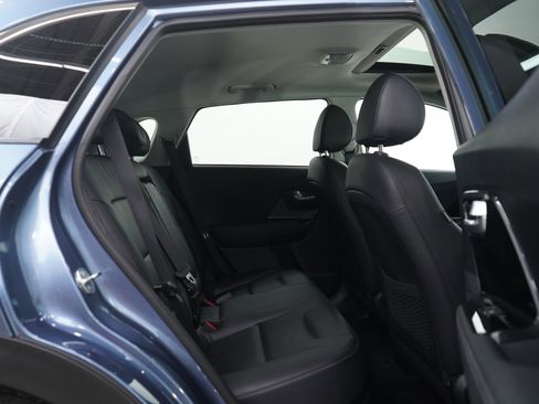 Used 2022 Kia Niro Touring Special Edition image 12
