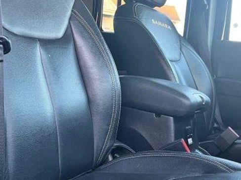 Used 2015 Jeep Wrangler Unlimited Sahara w/ Connectivity Group image 18