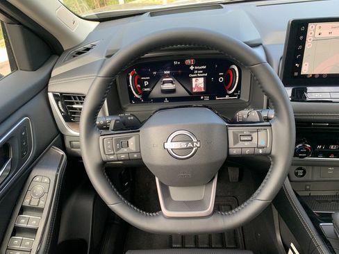 New 2026 Nissan Rogue Platinum image 10