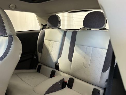 Certified 2025 MINI Cooper 2-Door Hardtop image 12