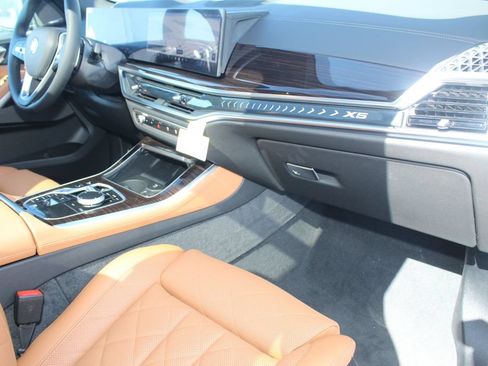 Used 2026 BMW X5 xDrive40i AWD/4WD image 24