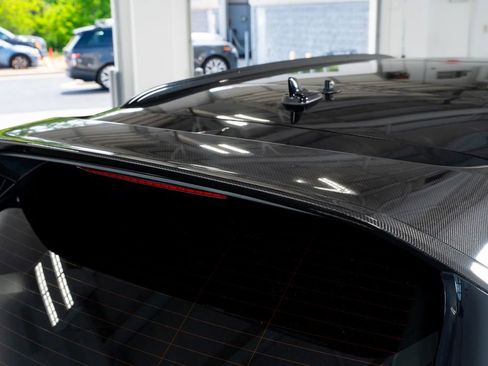 Used 2022 Bentley Bentayga AWD/4WD image 16