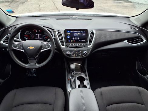 Used 2024 Chevrolet Malibu LT FWD image 3