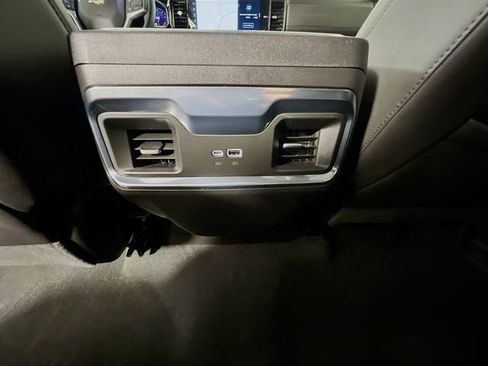 Used 2025 Chevrolet Silverado 1500 LTZ AWD/4WD image 28