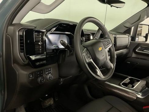 Used 2025 Chevrolet Silverado 2500 LTZ w/ LTZ Convenience Package image 20