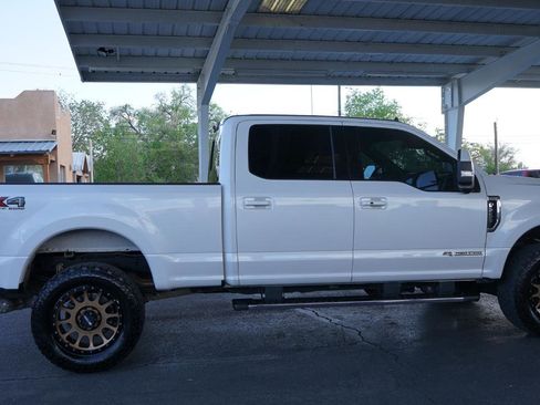 Used 2019 Ford F250 Lariat w/ Lariat Ultimate Package AWD/4WD image 2