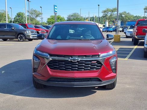Used 2024 Chevrolet Trax RS FWD image 22