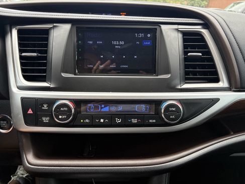 Used 2015 Toyota Highlander Limited image 13