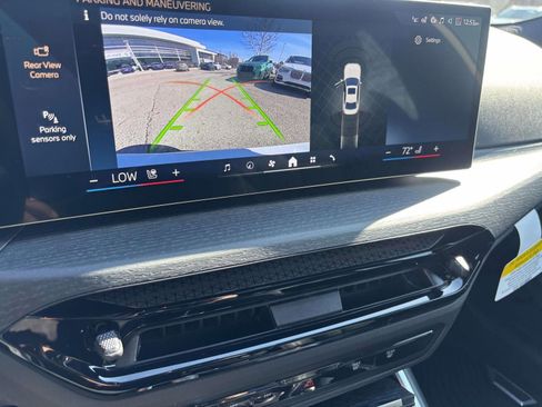New 2026 BMW 330i xDrive Sedan w/ Premium Package AWD/4WD image 21
