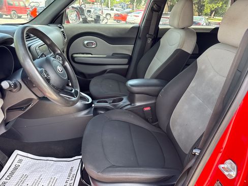 Used 2019 Kia Soul FWD image 9