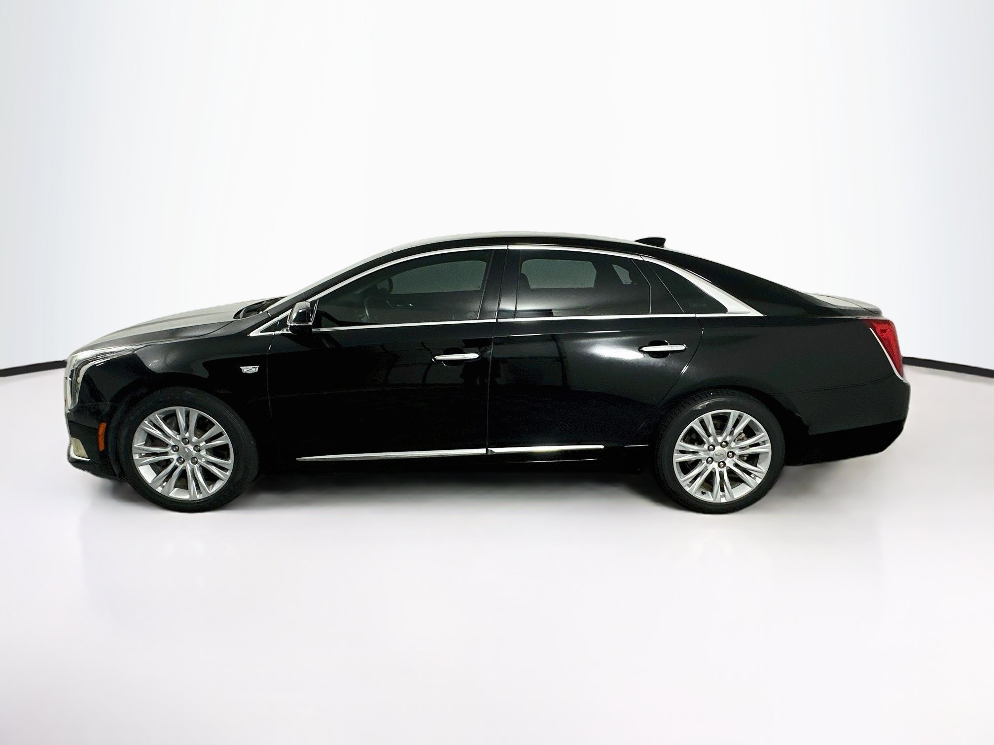 Used 2018 Cadillac XTS Luxury FWD image 4