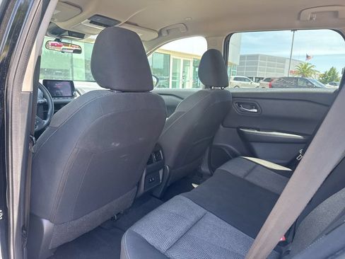 Used 2024 Nissan Rogue SV FWD image 8