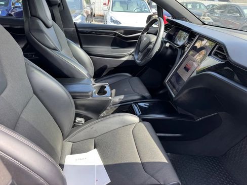 Used 2018 Tesla Model X 75D image 6
