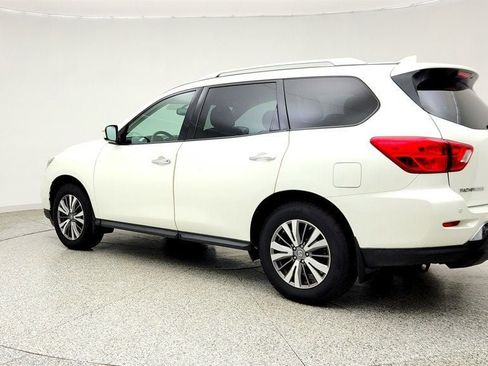 Used 2019 Nissan Pathfinder SV w/ SV All Weather Package AWD/4WD image 7