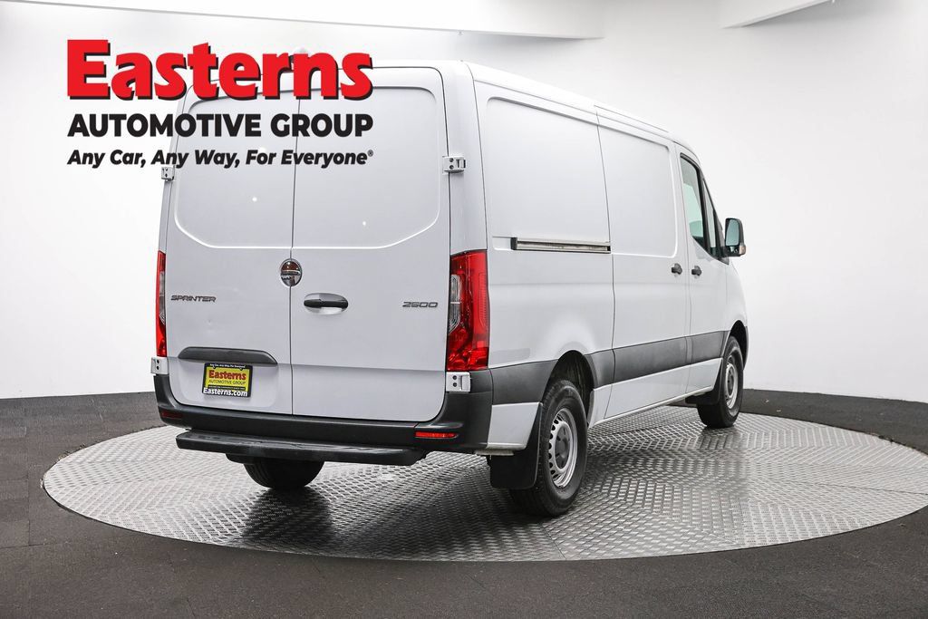 Used 2019 Freightliner Sprinter 2500 RWD image 5