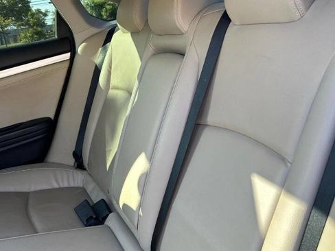 Used 2019 Honda Civic Touring image 34