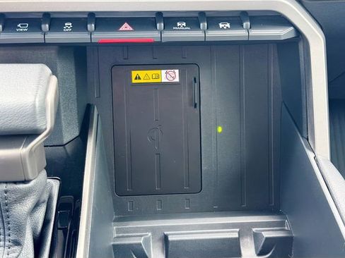 Used 2024 Toyota Tundra Limited AWD/4WD image 29