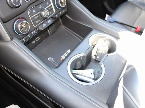 Used 2021 Chevrolet Tahoe Premier w/ Premium Package image 30