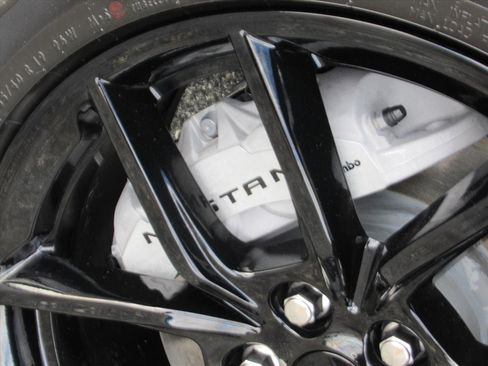 Used 2025 Ford Mustang GT Premium image 8