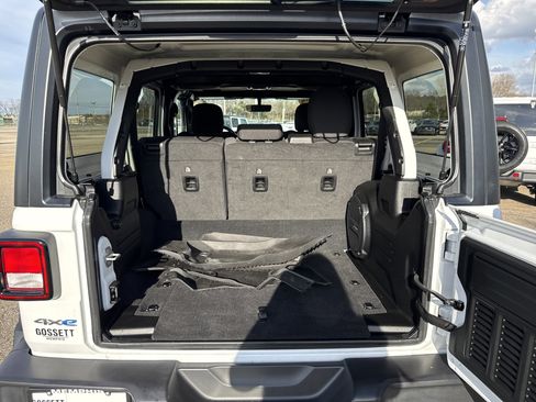 Certified 2023 Jeep Wrangler Unlimited w/ Cold Weather Group image 8