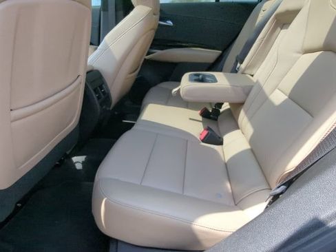 Used 2024 Cadillac XT4 Luxury AWD/4WD image 23