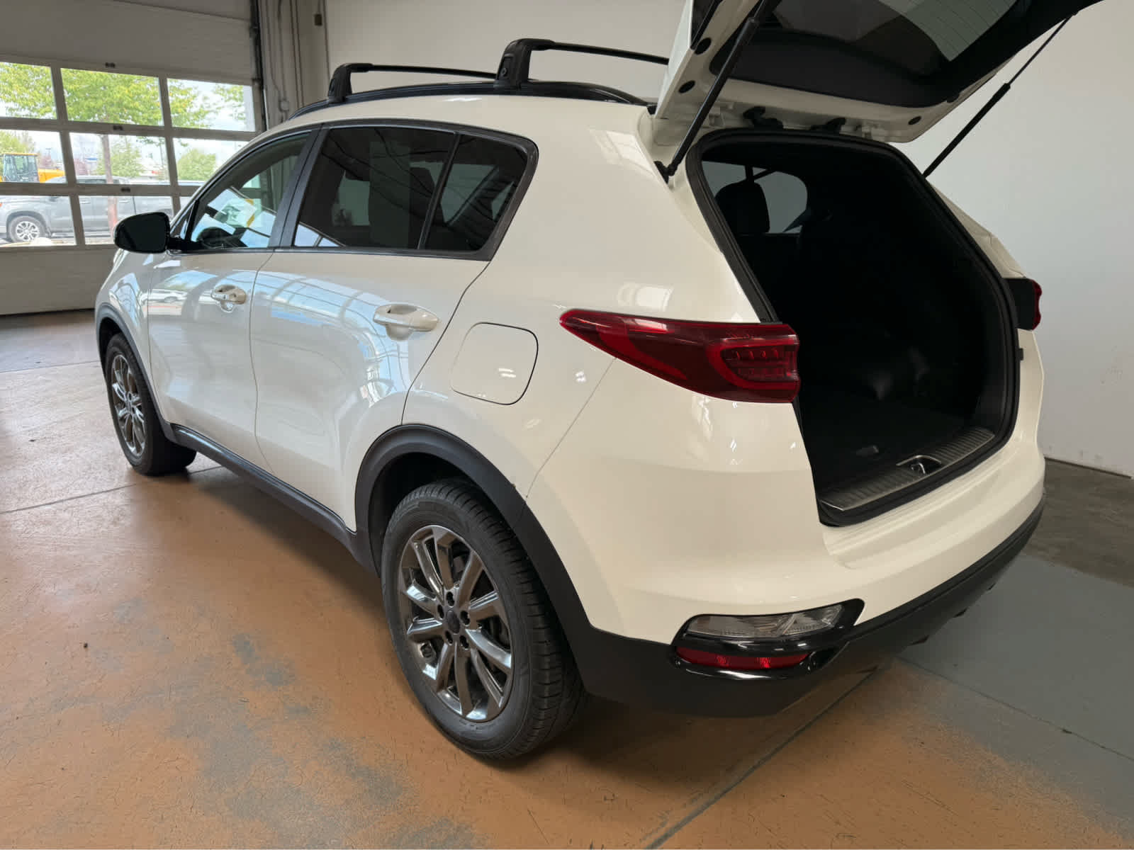 Used 2021 Kia Sportage S w/ S AWD Premium Package image 4