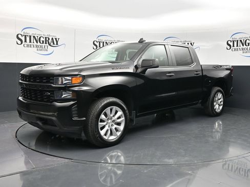 Certified 2022 Chevrolet Silverado 1500 Custom w/ LPO, Dark Essentials Package AWD/4WD image 4