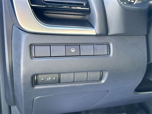 Certified 2022 Nissan Rogue SV image 17