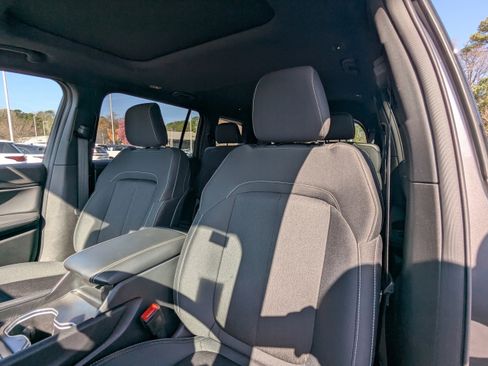 Certified 2025 Jeep Grand Cherokee L Laredo w/ Trailer Tow Package image 9