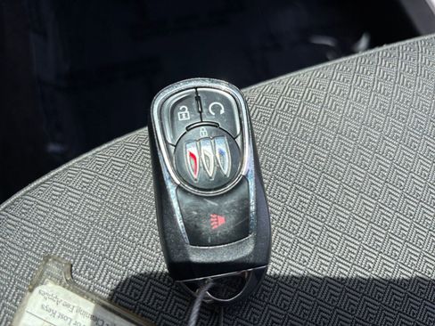 Used 2025 Buick Encore GX Preferred FWD image 23