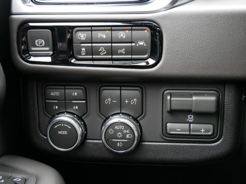 New 2026 GMC Yukon XL Elevation w/ Elevation Premium Package AWD/4WD image 22