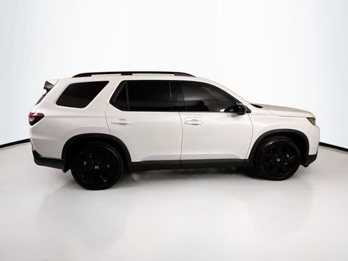 Used 2026 Honda Pilot Black Edition image 4